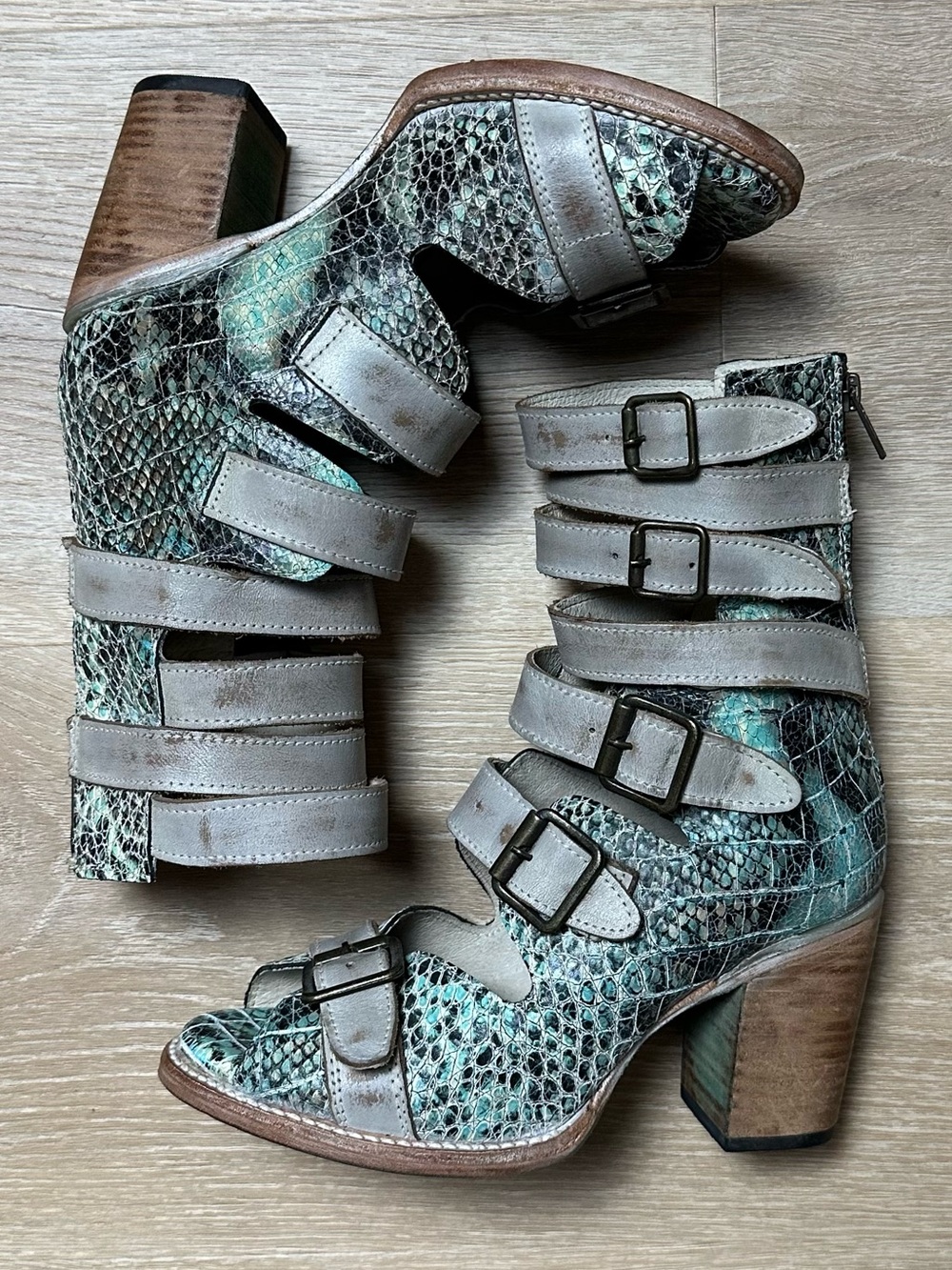 Rare OG Vintage Freebird Bonds by Steven Turquoise Snakeskin  Sz 8